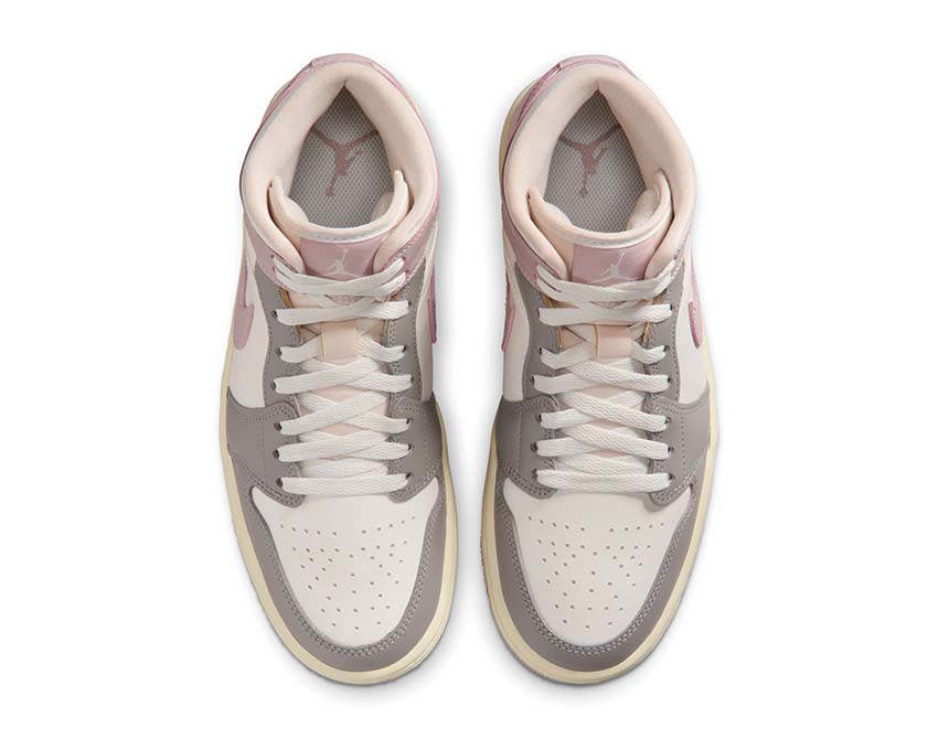 Air Jordan 1 Mid W Particle Rose — semelle Air Jordan femme rose blanc