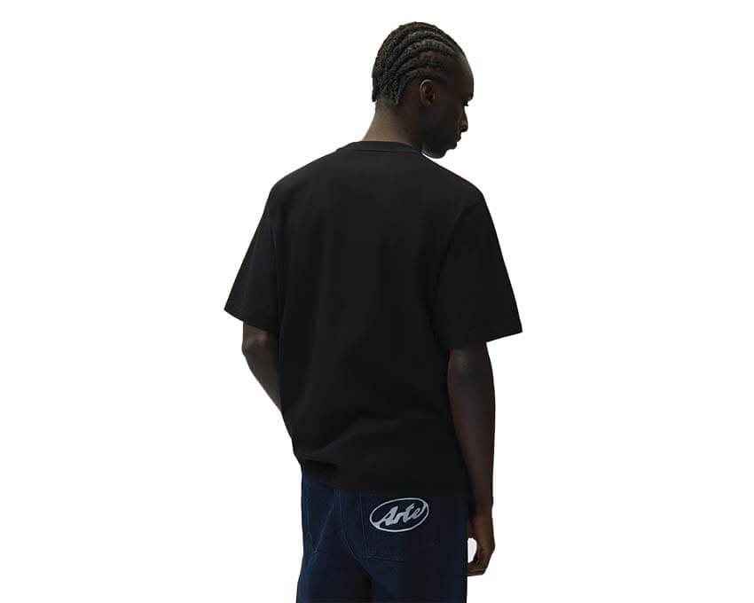 Arte Side Logo T-shirt Schwarz Detail — gesticktes Arte-Logo an der Seite