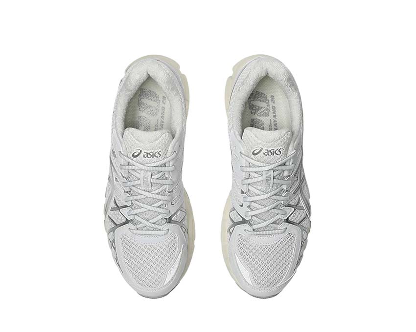 Asics Gel Kayano 20 White/Pure Silver vista trasera — amortiguación GEL y estabilidad