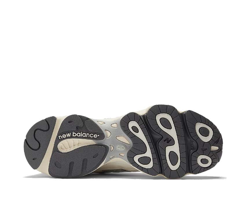 New Balance 1000 Sea Salt détail — embouts renforcés et logo brodé