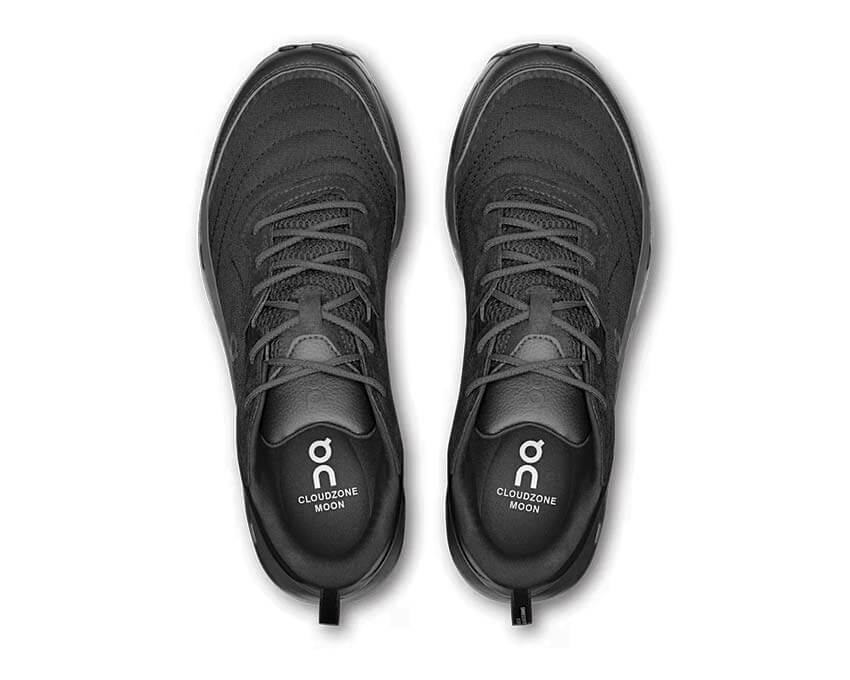 On Cloudzone Moon Black — drapeau suisse talon hommage running classique
