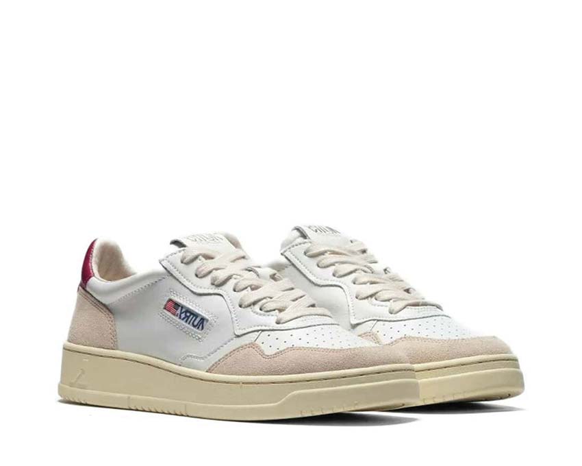 Autry Medalist Low White/Red vista lateral — panel rojo signature Autry