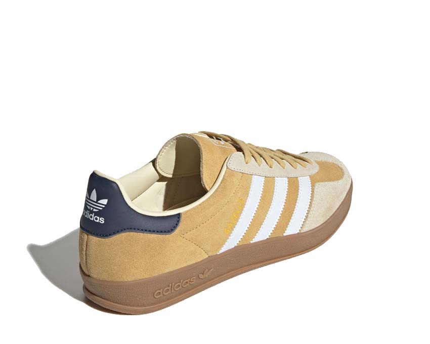Adidas Gazelle Indoor Oat Detail — gesticktes Kleeblatt-Logo und flache Schnürsenkel