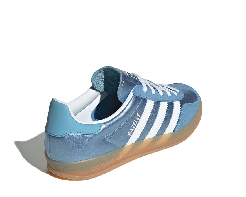 Adidas Gazelle Indoor W Blue détail — tige en daim et lacets contrastés