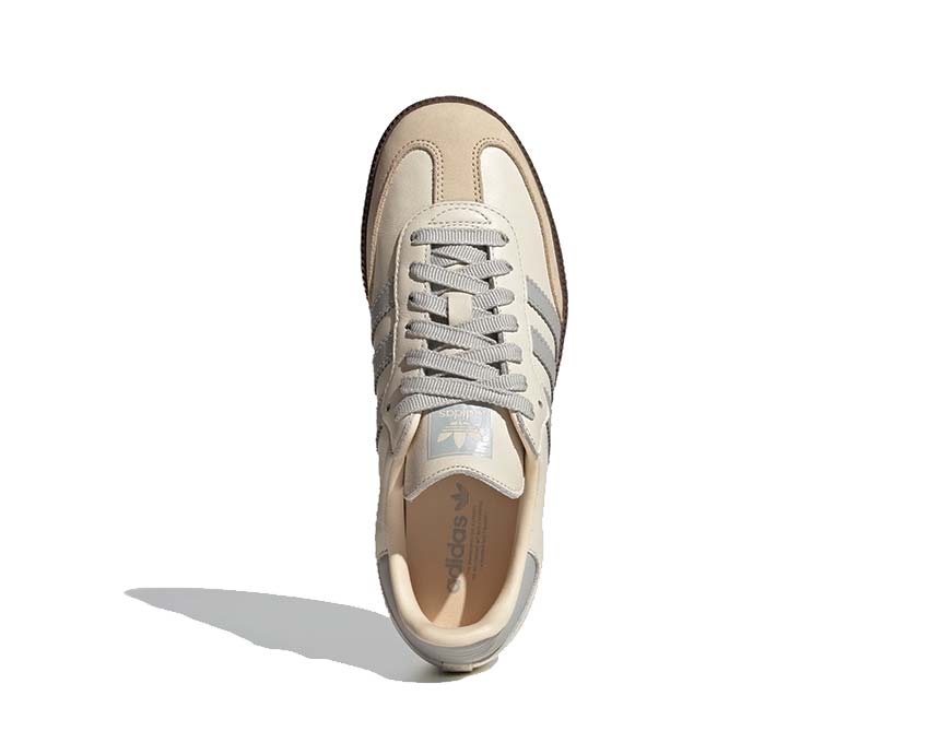 Adidas Samba OG Sand Strata détail — T-toe daim et patch Samba brodé