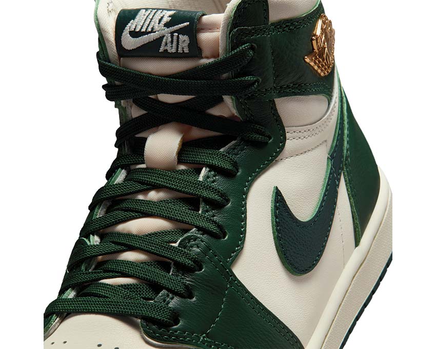Air Jordan 1 Retro High OG W Pro Green vue latérale — tige cuir vert femme