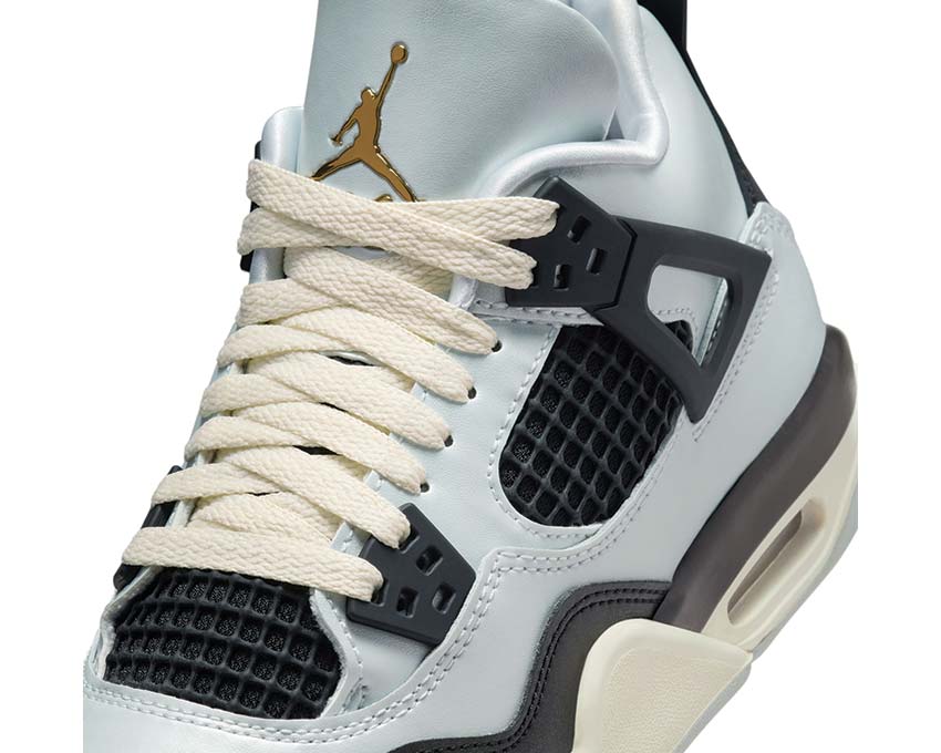 Air Jordan 4 Retro GS Pure Platinum Seitenansicht — Mesh Platin Gold GS