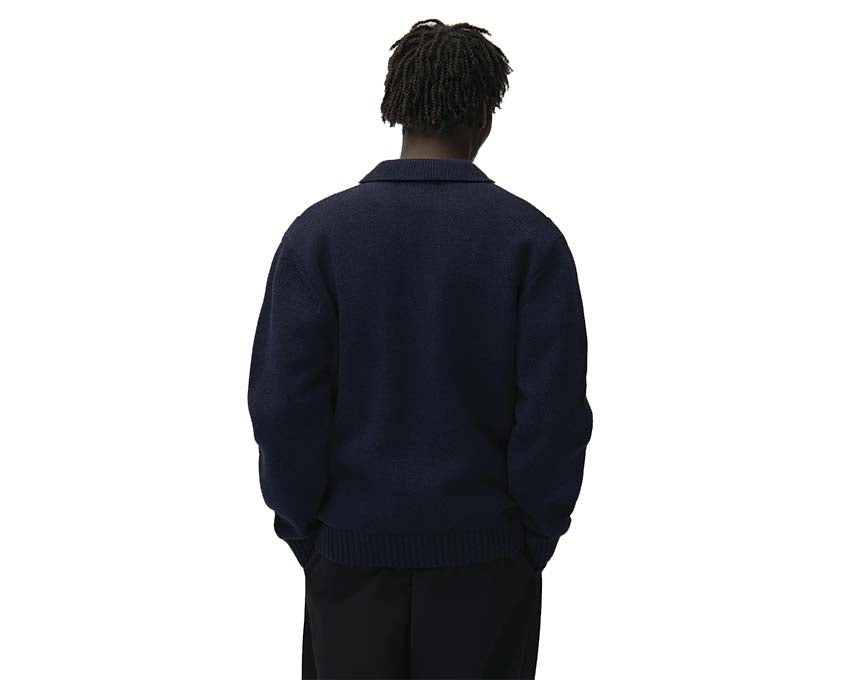 Arte Cardigan Blue detalle — punto y botones cardigan azul hombre