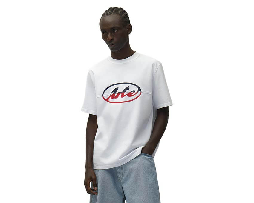 Arte Circle Logo Cut T-shirt Blanc vue latérale — t-shirt homme coupe regular