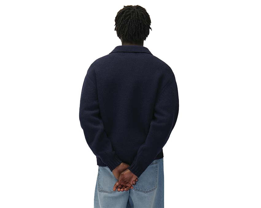 Arte Polo Navy dettaglio — collo polo e bottoni cotone navy