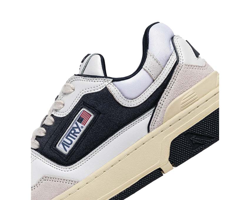 Autry CLC Low Blanc/Space vue latérale — cuir blanc espace étoilé