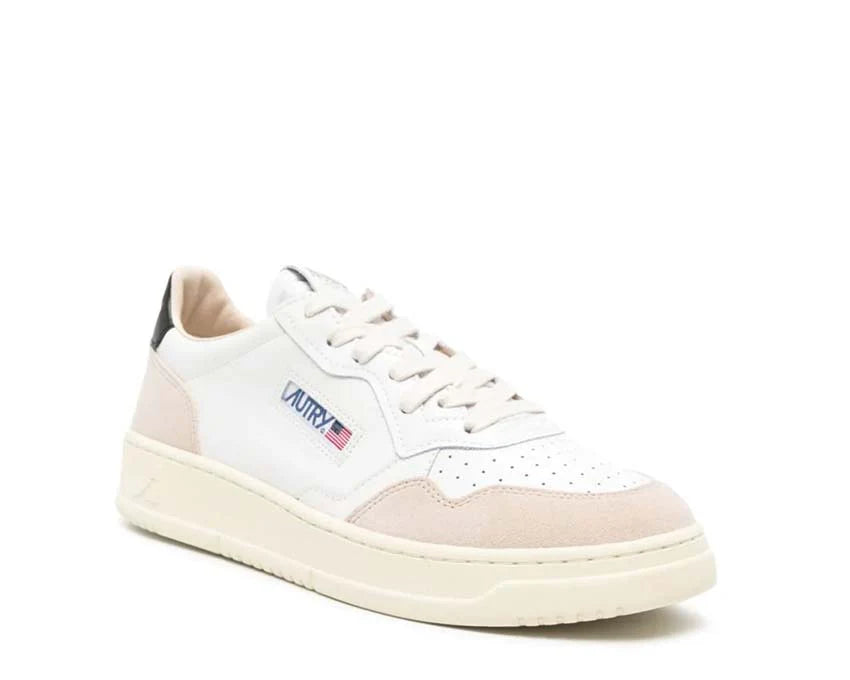 Autry Medalist Low Suede White vue latérale — suède blanc noir Medalist Low femme