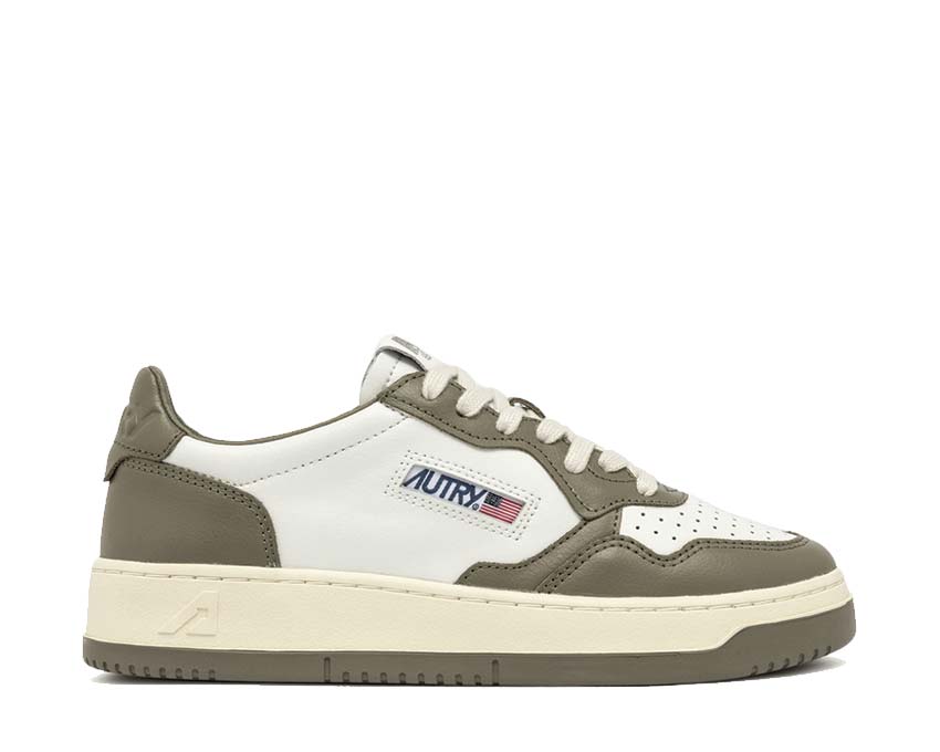 Autry Medalist Low White Covert Green — sneakers homme cuir blanc vert militaire rétro