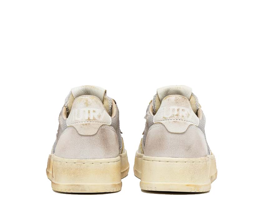 Autry Super Vintage Low Dragon Oat Grey White detalle — bordados dragón