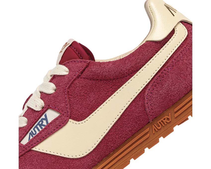 Autry Windspin W Low Cheye vue latérale — daim et cuir naturel