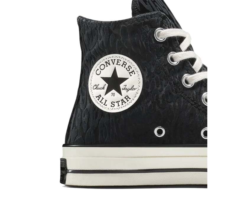 Converse Chuck 70 Hi Black vue latérale — tige haute toile noire monochrome