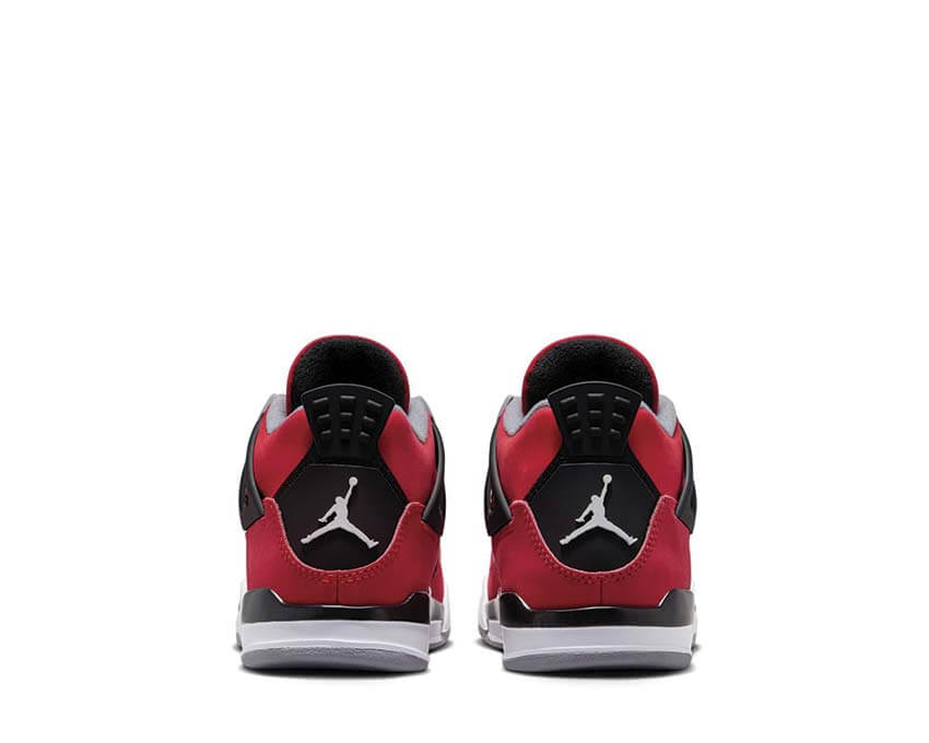 Jordan 4 Retro PS Toro Bravo détail — languette Fire Red Cement Grey Jordan 4