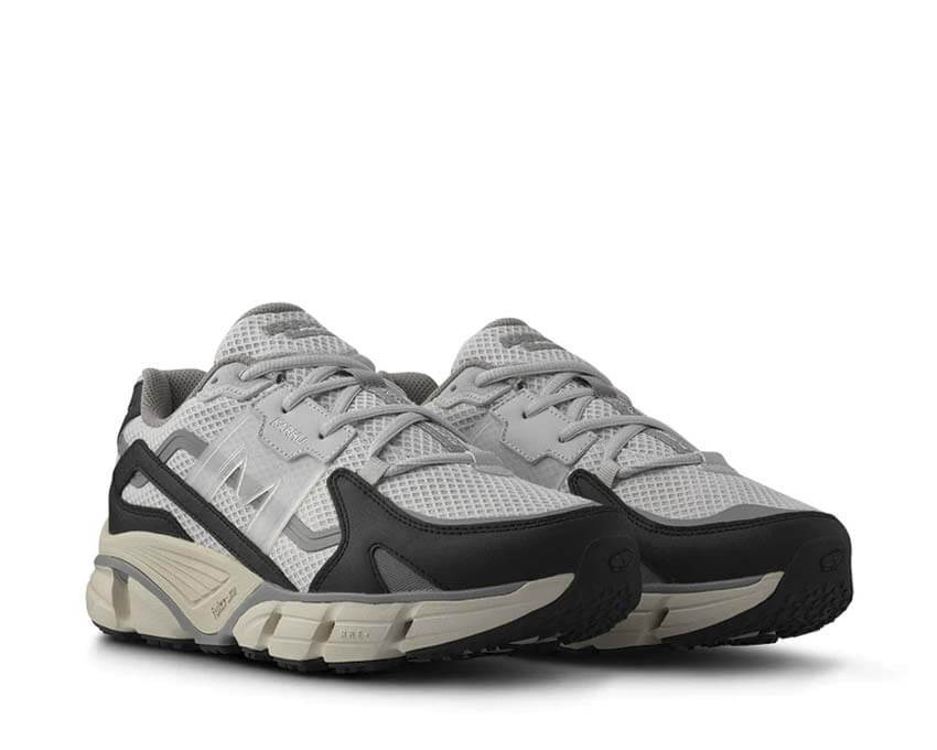 Karhu Super Fulcrum Jet Black vue latérale — daim et mesh noir