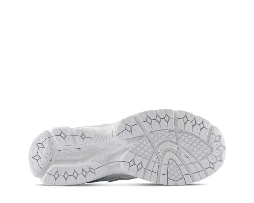 New Balance 1906 Triple White détail — finitions premium tout blanc