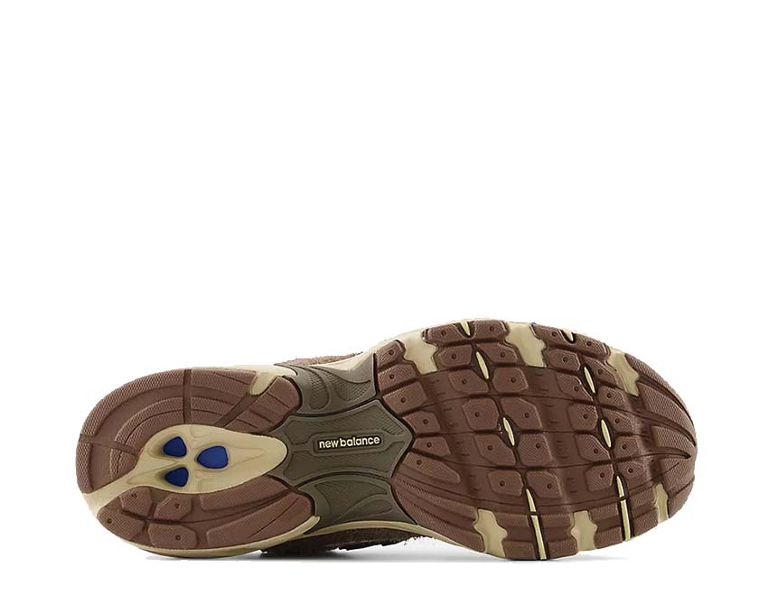 New Balance 530 Dark Mushroom Incense Linen detalle — paleta colores natural oscuro