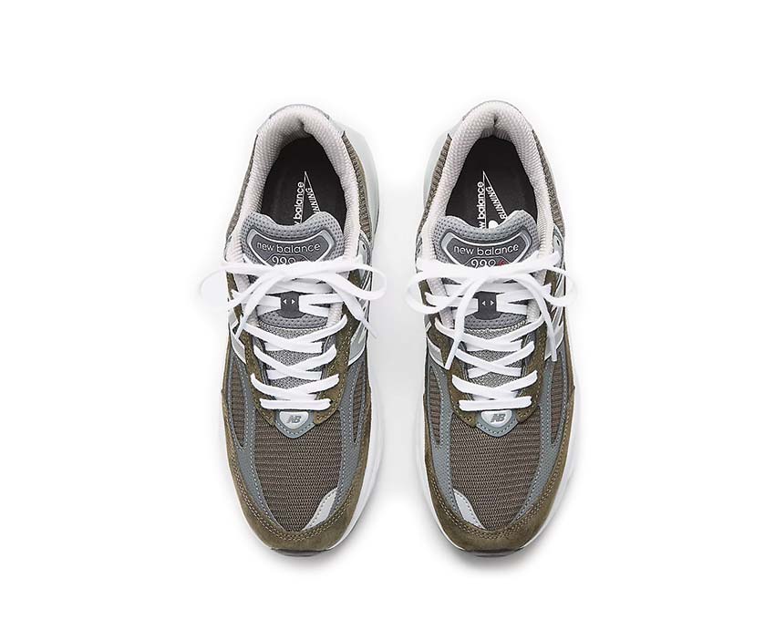 New Balance 990v6 Made in USA Olive détail — surpiqûres et logo N brodé