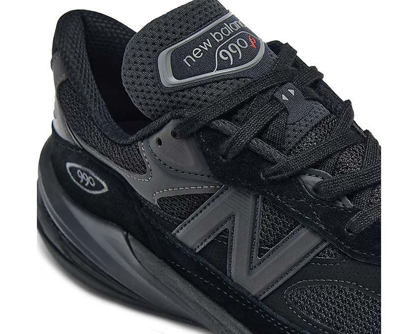 New Balance 990v6 Made in USA Triple Black Seitenansicht — Premium Monochrom