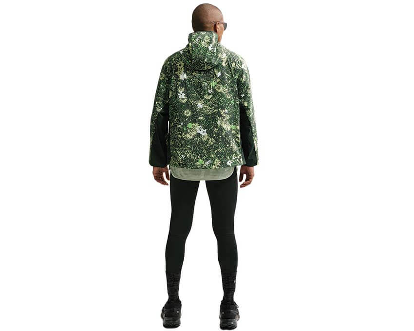 Nike ACG Five Towers Jacket détail — coutures tissage technique outdoor homme