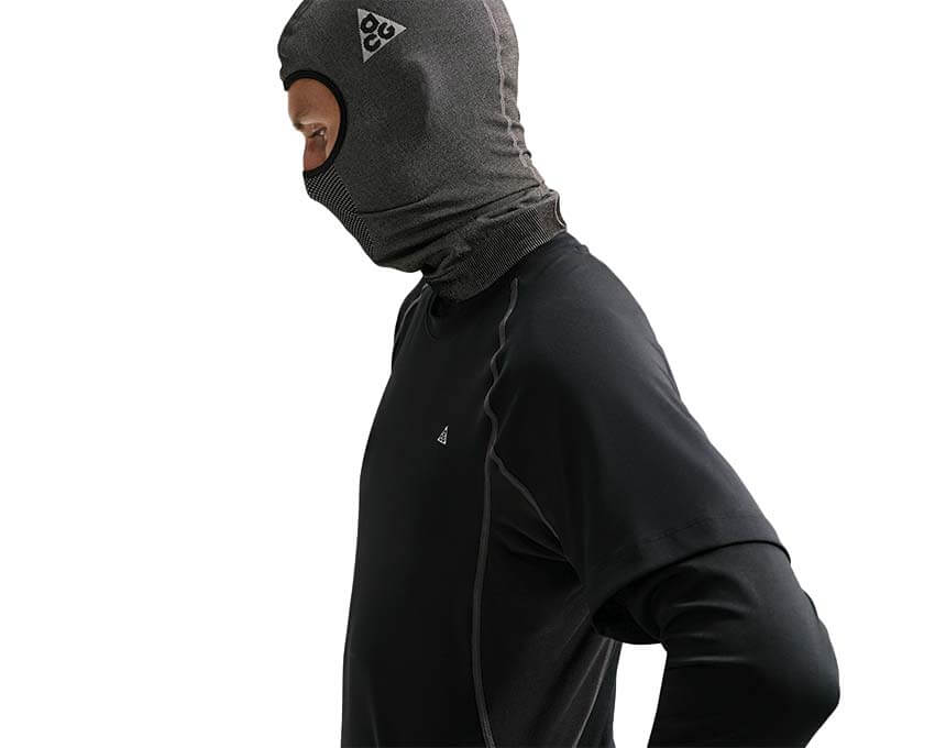 Nike ACG Wildsee Tee détail — tissu technique outdoor noir trail ACG homme