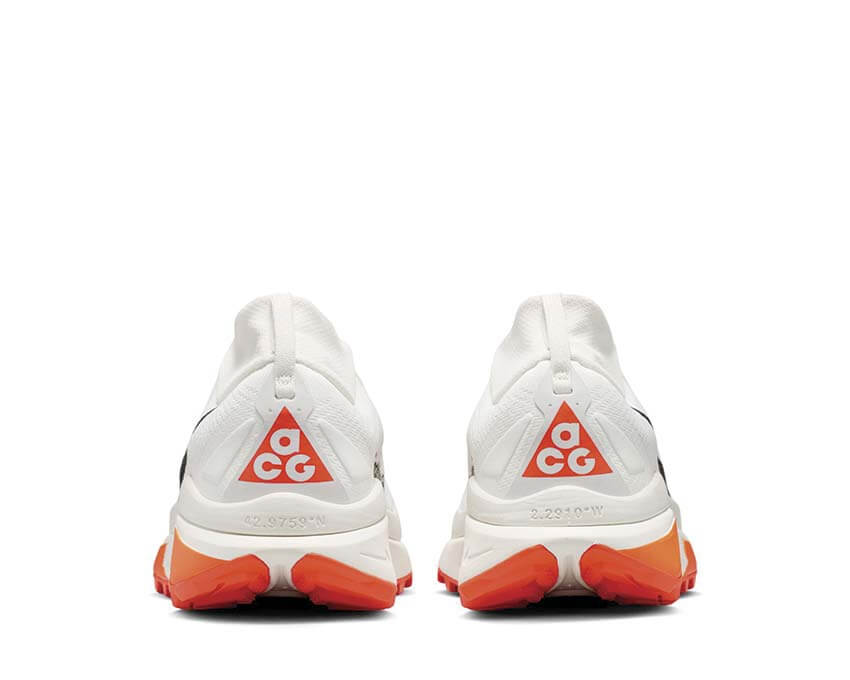 Nike ACG Zegama Trail Summit White détail — empiècements trail blanc et gris