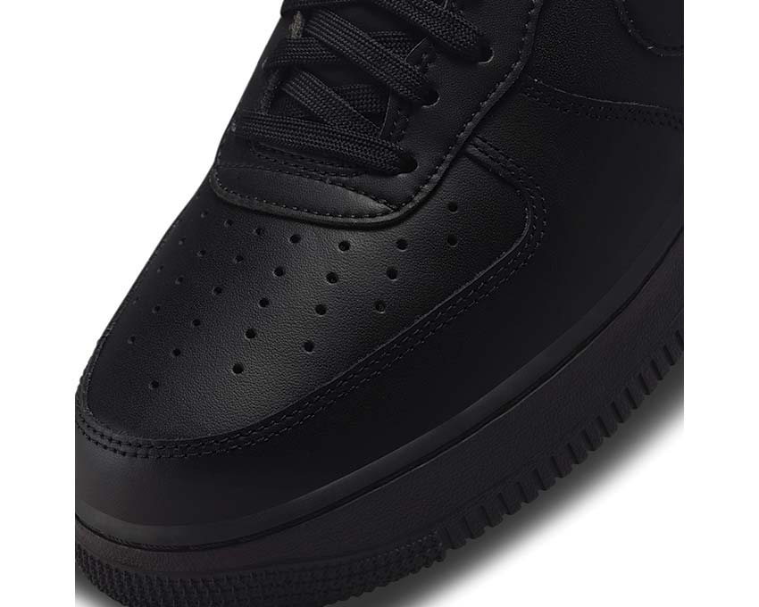 Nike Air Force 1 07 Fresh Black vue latérale — cuir premium