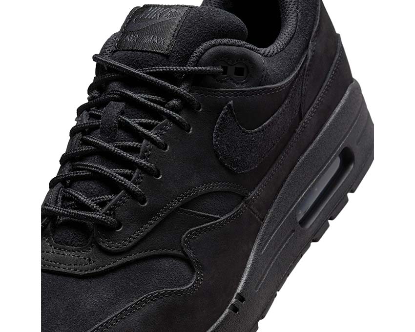 Nike Air Max 1 Premium Black Cat vue latérale — tige cuir suède noir Black Cat