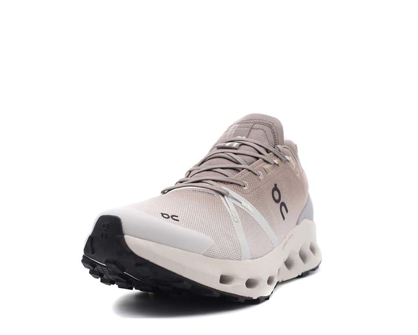 On Cloudsurfer Trail WP Desert/Wolf vista lateral — perfil trail waterproof
