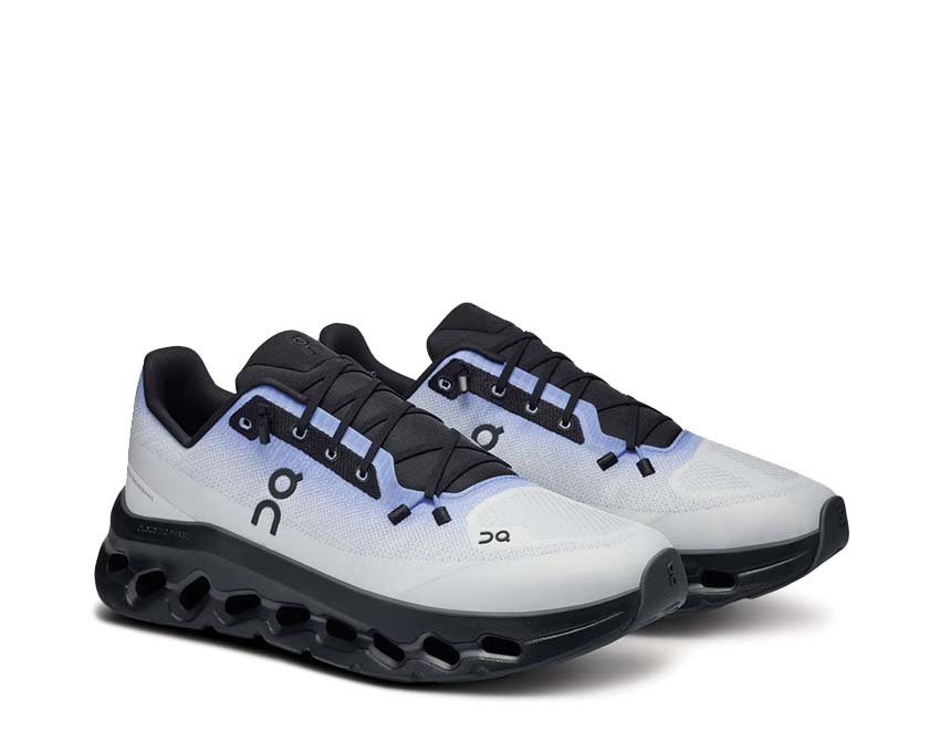 On Cloudtilt Ultramarine/Eclipse vista lateral — perfil plataforma sneaker