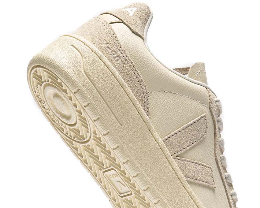 Veja V-90 O.T. Leather Cashew Oat detail — stitching details