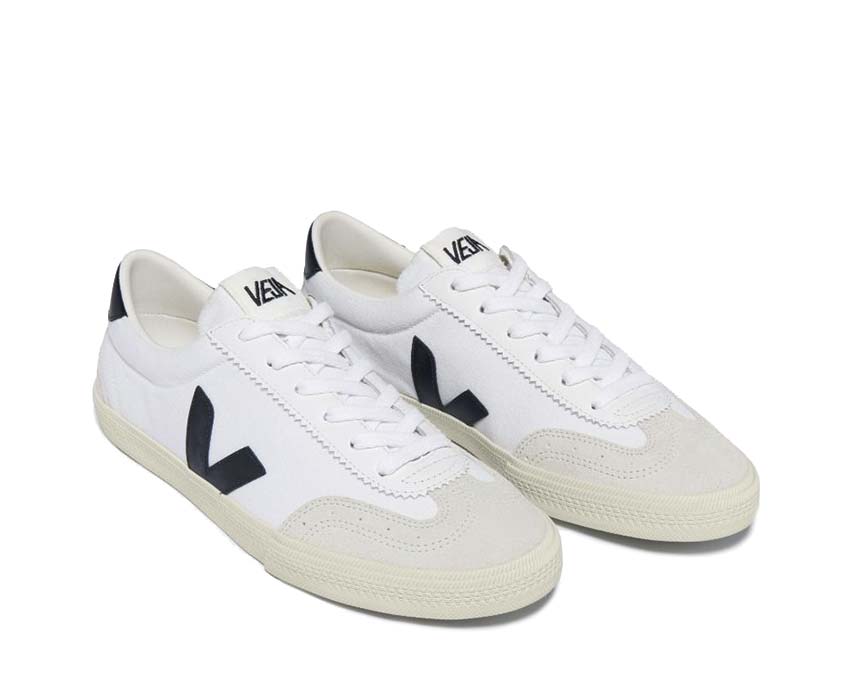 Veja Volley Canvas White Black vista lateral — lona algodón orgánico blanca y negra