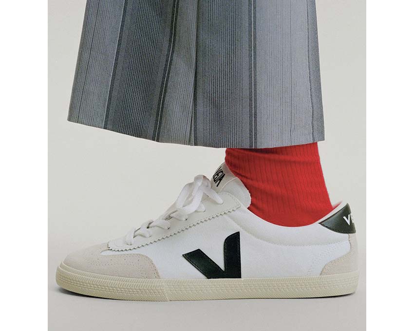 Veja Volley Canvas White Black detalle — cordones algodón natural certificados