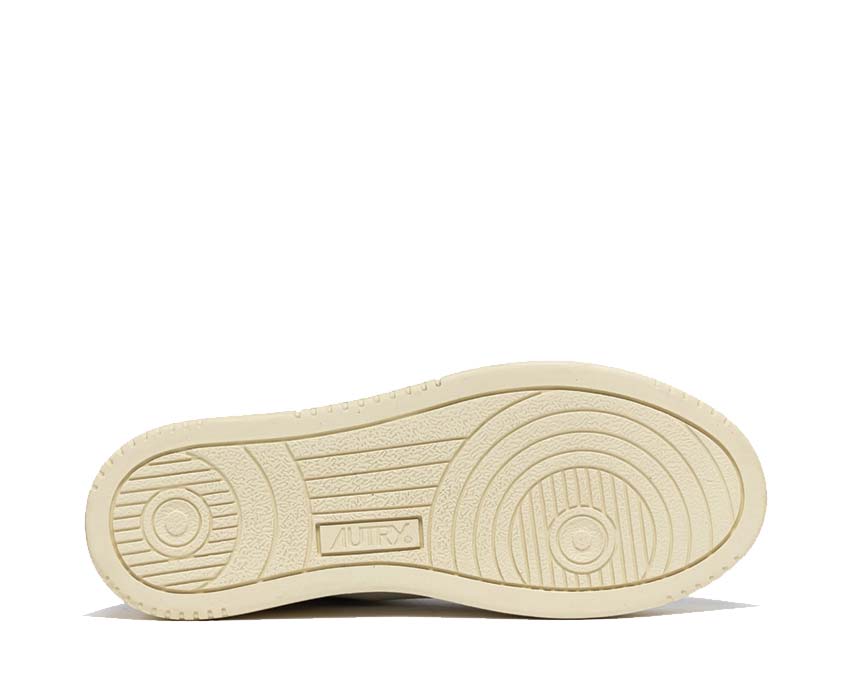 Autry Medalist Low White Natural detail — embroidered Autry logo on tongue