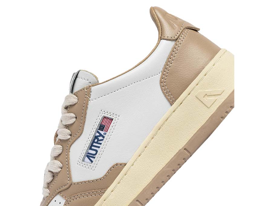 Autry Medalist Low White Pep detalle — cordones redondos de algodón blanco