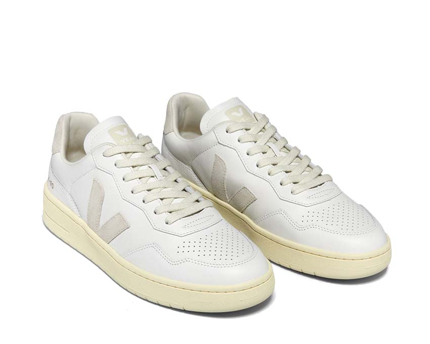 Veja V-90 OT Leather Extra White Natural vista lateral — cuero blanco natural liso