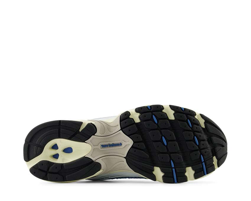 New Balance 530 Heron Blue detalle — paneles mesh y sintético