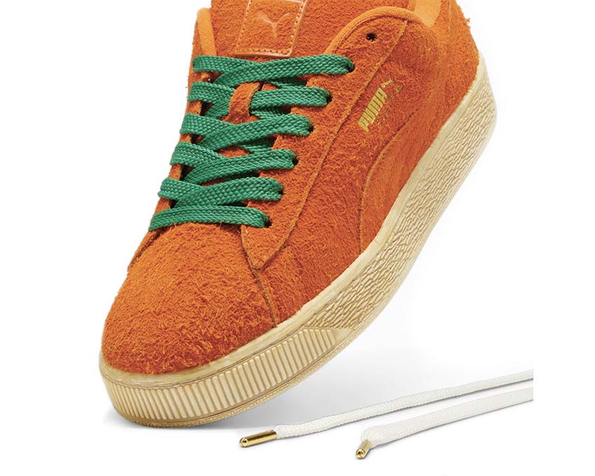 Puma Suede XL Carrots 2 Black Orange detalle — bordado Carrots en el lateral