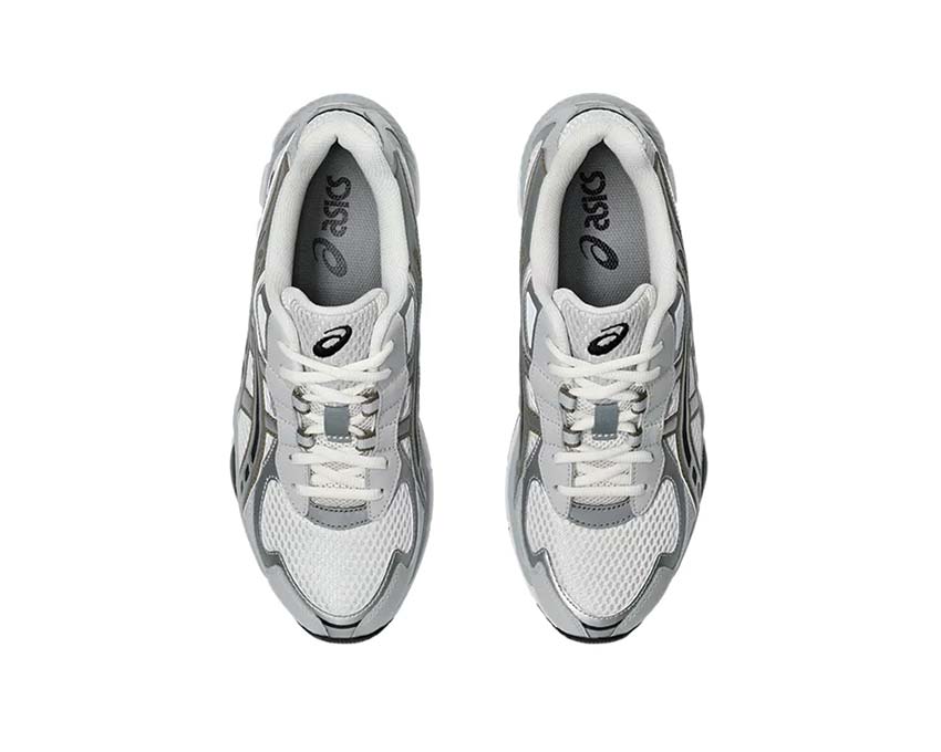 Asics Gel NYC 2055 Cream/Pure Silver détail — mesh et overlay vintage
