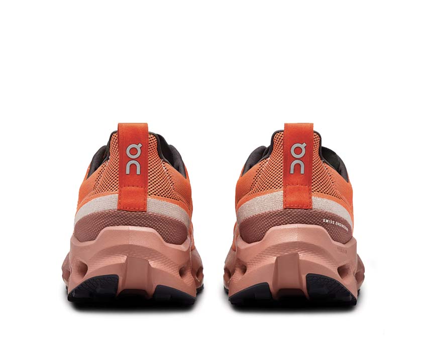 On Cloudsurfer Trail Flame/Dustrose suela — Missiongrip agarre trail