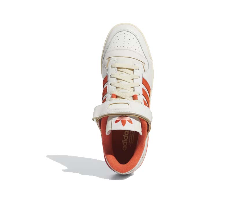 Adidas Forum 84 Low Ivory Yellow detalle — cuero premium y correa ajustable