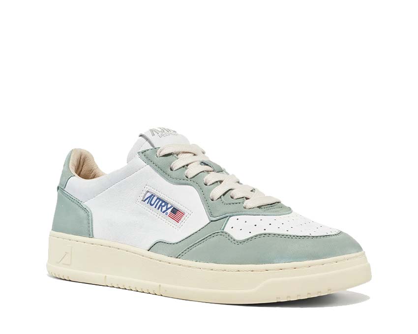 Autry Medalist Low Goat White vue latérale — cuir blanc militaire Medalist femme