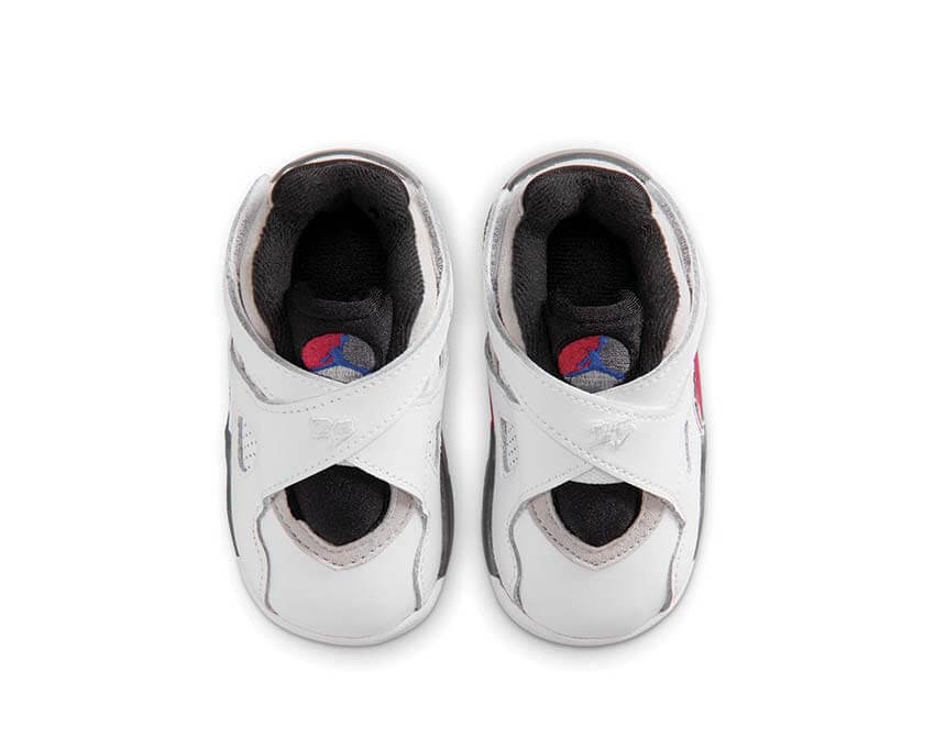 Air Jordan 8 Retro TD Bugs Bunny White/Black/True Red — vista tre quarti colorway iconico