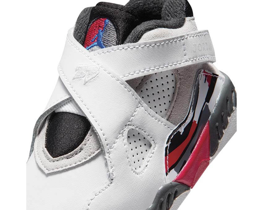 Air Jordan 8 Retro TD Bugs Bunny White/Black/True Red vista laterale — tomaia pelle toddler