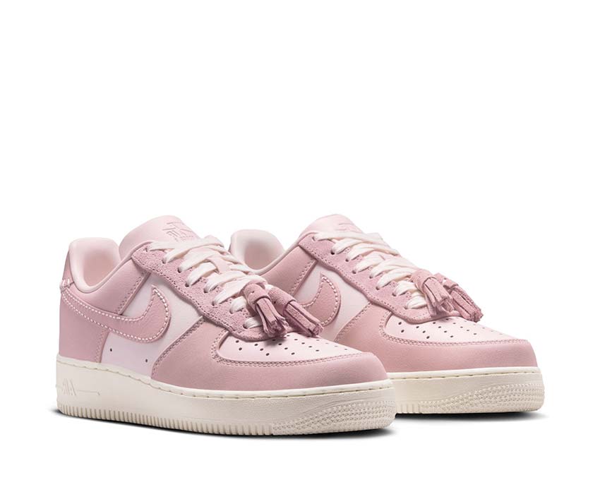 Nike Air Force 1 '07 W "Pink Oxford"