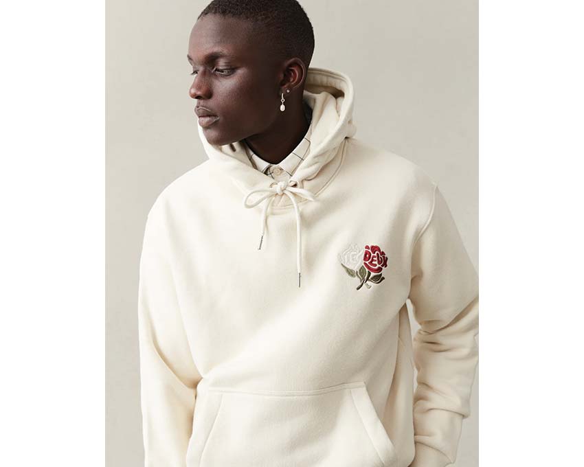 Les Deux Felipe Hoodie Ivory détail — broderie logo poitrine