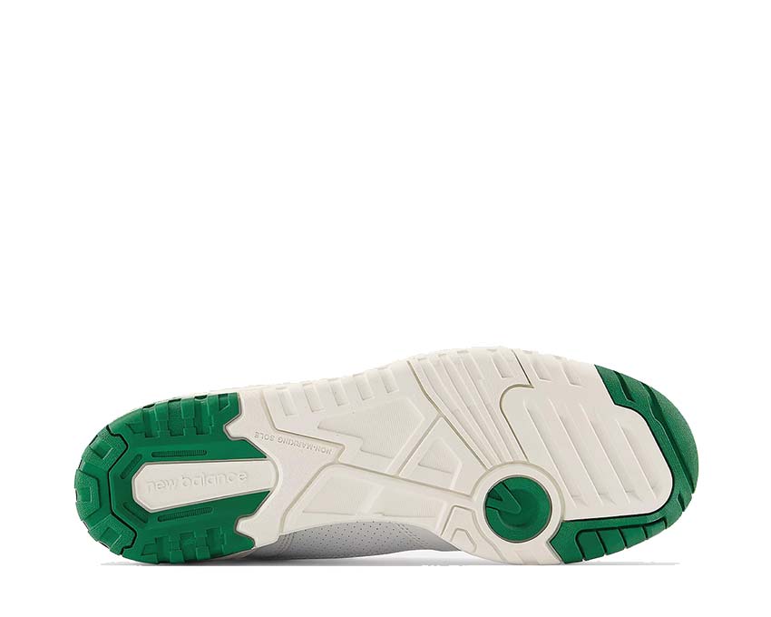 New Balance 550 White Green detalle — parte superior cuero premium